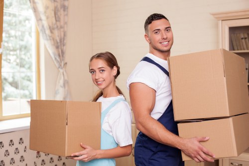 Tips for organizing and packing a moving truck